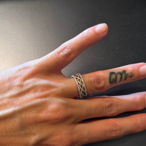 Neil Lane designs two-toned gold ring from Kay Jewelers - Picture 3 of 5